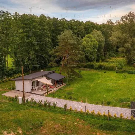 Lak-lak Vendeghaz Apartmán *